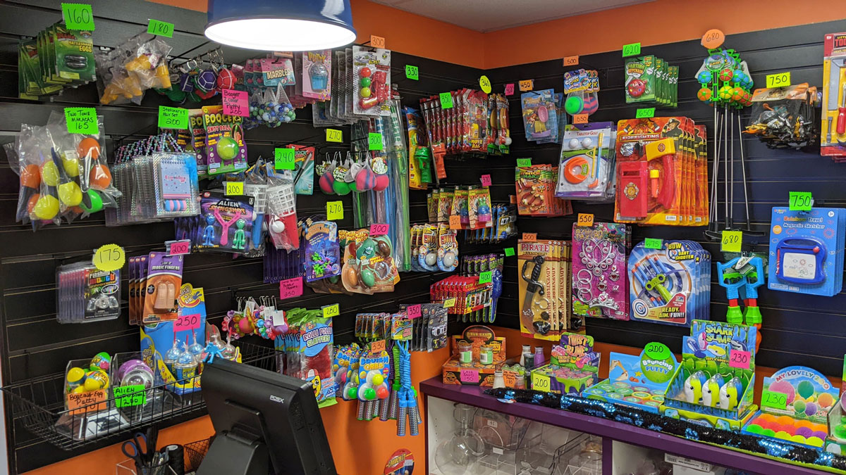 Bouncyland is a Family Activity Entertainment Center For Kids & Children in Muncie, Indiana! Features 15 bounce houses, toddler zone play area, arcade, birthday party hosting, My Plushy Pals where you can create your own stuffed animal, and concessions & dining! There's so many fun things for kids & children to do at Bouncyland in Muncie!