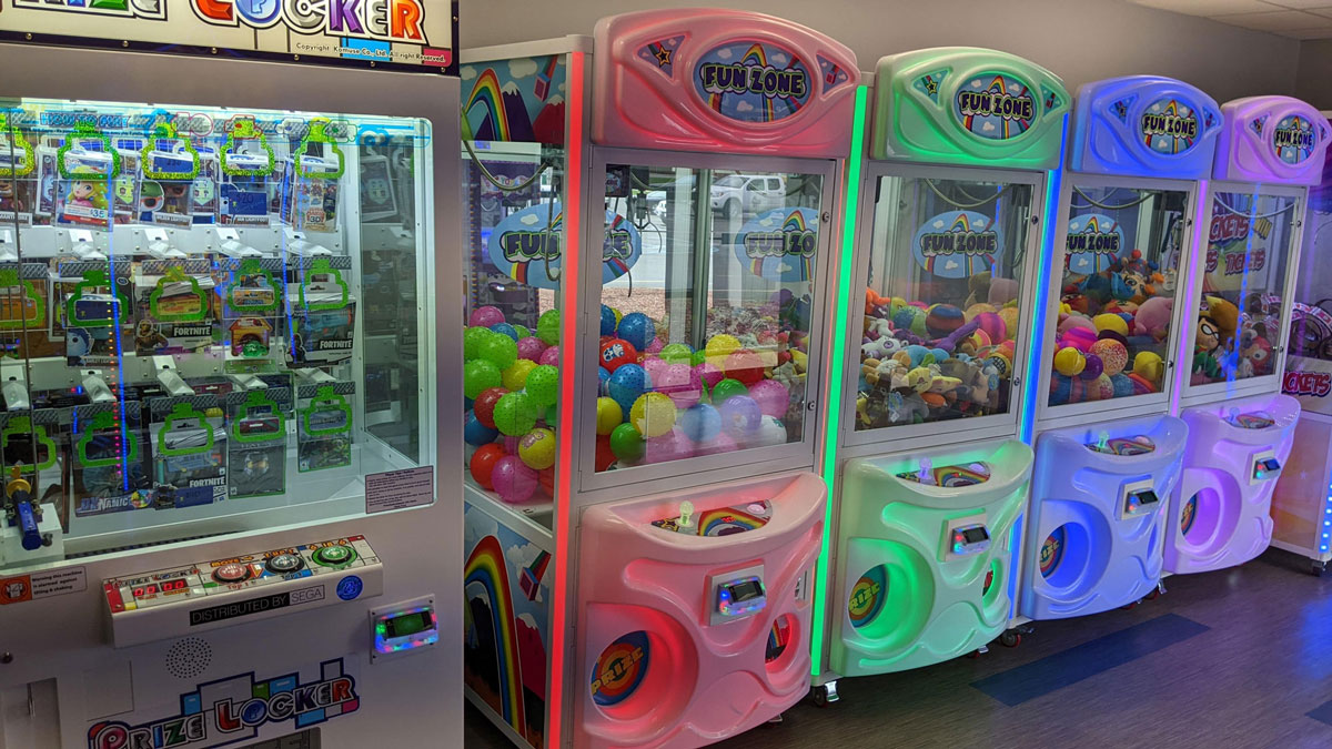 Bouncyland is a Family Activity Entertainment Center For Kids & Children in Muncie, Indiana! Features 15 bounce houses, toddler zone play area, arcade, birthday party hosting, My Plushy Pals where you can create your own stuffed animal, and concessions & dining! There's so many fun things for kids & children to do at Bouncyland in Muncie!